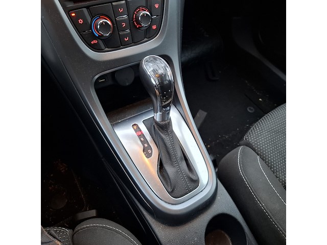 Personenauto, opel, astra cdti - afbeelding 34 van  50