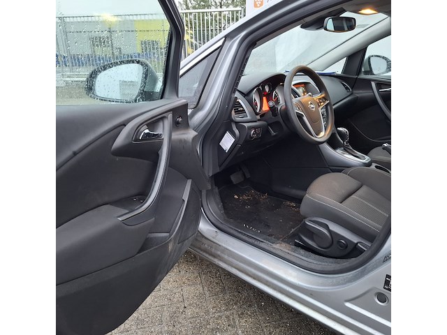 Personenauto, opel, astra cdti - afbeelding 18 van  50