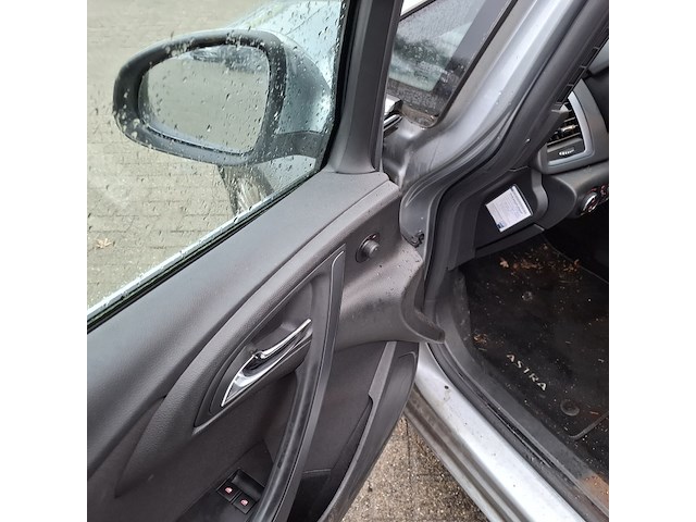 Personenauto, opel, astra cdti - afbeelding 19 van  50