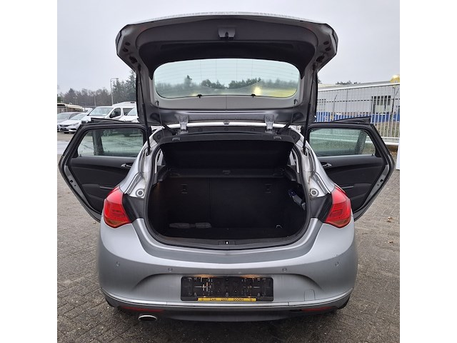 Personenauto, opel, astra cdti - afbeelding 32 van  50