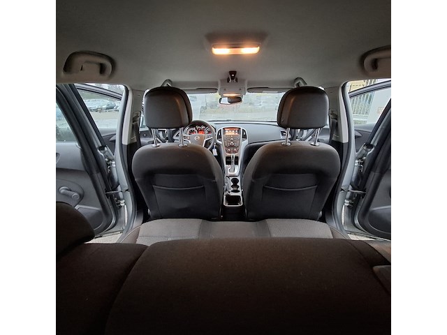 Personenauto, opel, astra cdti - afbeelding 35 van  50