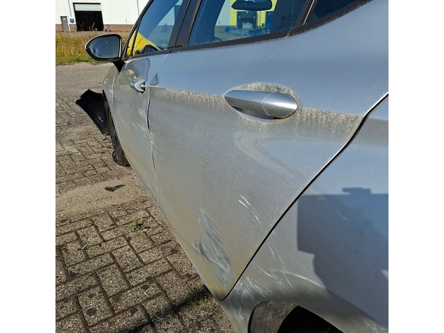 Personenauto, opel, astra, schade-auto - afbeelding 3 van  49