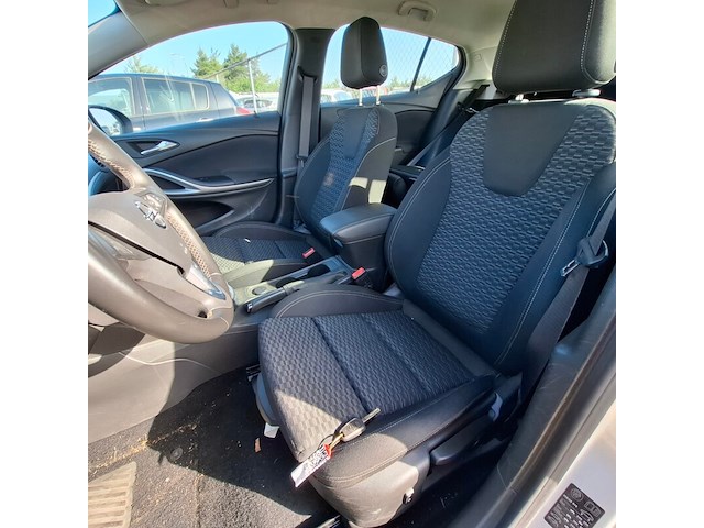 Personenauto, opel, astra, schade-auto - afbeelding 20 van  49