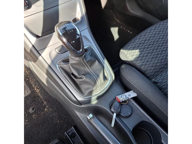 Personenauto, opel, astra, schade-auto - afbeelding 25 van  49
