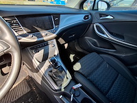 Personenauto, opel, astra, schade-auto - afbeelding 26 van  49