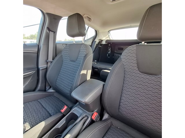 Personenauto, opel, astra, schade-auto - afbeelding 27 van  49