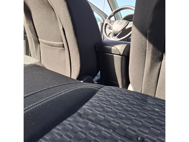 Personenauto, opel, astra, schade-auto - afbeelding 31 van  49