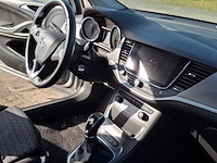 Personenauto, opel, astra, schade-auto - afbeelding 32 van  49