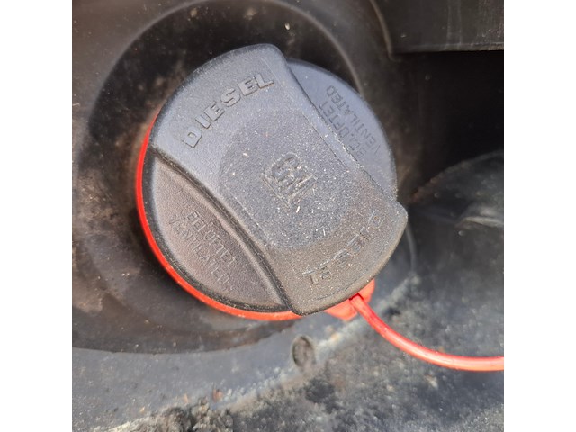 Personenauto, opel, astra, schade-auto - afbeelding 36 van  49