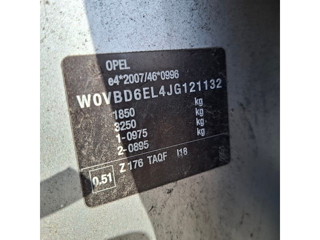 Personenauto, opel, astra, schade-auto - afbeelding 37 van  49
