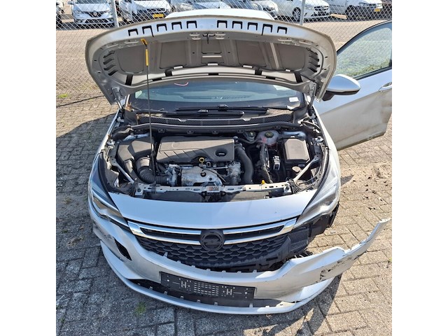 Personenauto, opel, astra, schade-auto - afbeelding 39 van  49