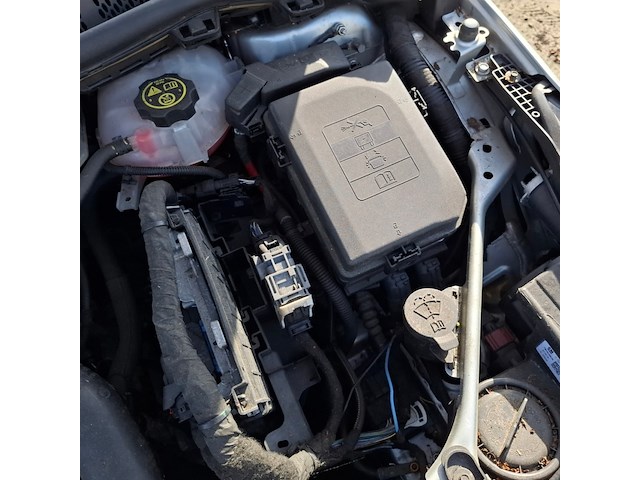 Personenauto, opel, astra, schade-auto - afbeelding 41 van  49
