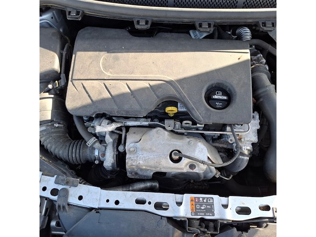 Personenauto, opel, astra, schade-auto - afbeelding 42 van  49
