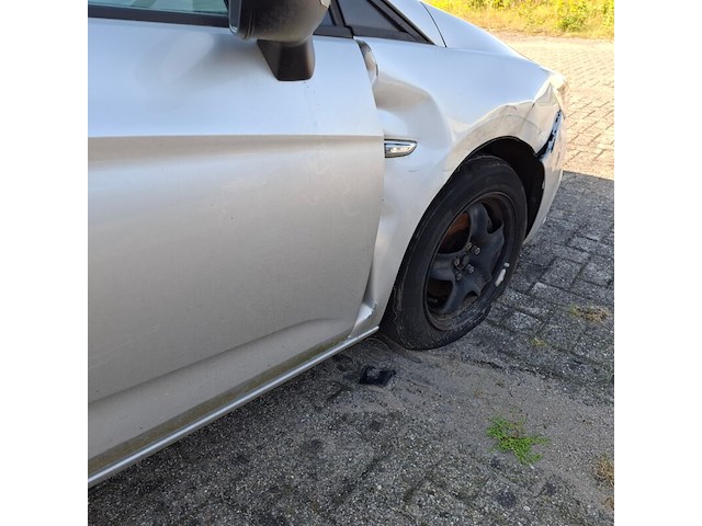 Personenauto, opel, astra, schade-auto - afbeelding 46 van  49