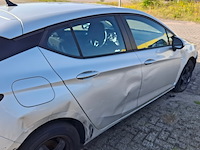 Personenauto, opel, astra, schade-auto - afbeelding 47 van  49