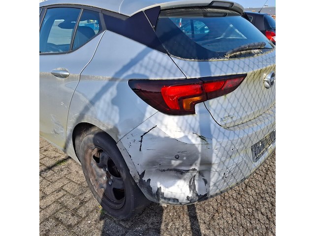 Personenauto, opel, astra, schade-auto - afbeelding 49 van  49