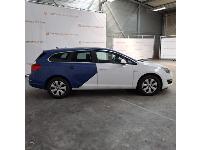 Personenauto, opel, astra sports tourer - afbeelding 34 van  61
