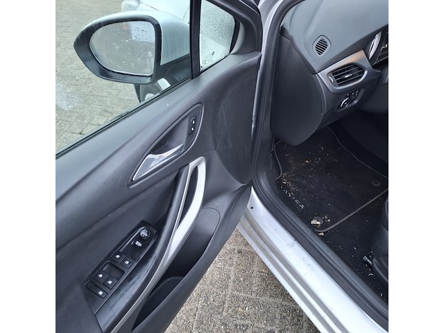 Personenauto, opel, astra - afbeelding 17 van  45