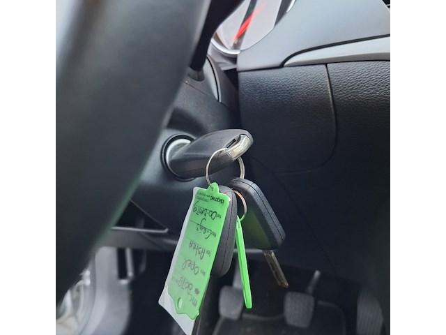 Personenauto, opel, astra - afbeelding 22 van  45