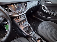 Personenauto, opel, astra - afbeelding 27 van  45