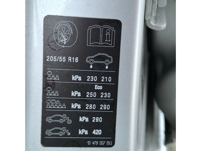 Personenauto, opel, astra - afbeelding 38 van  45