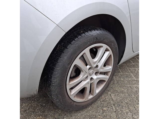 Personenauto opel, astra - afbeelding 4 van  45