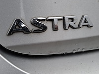 Personenauto opel, astra - afbeelding 16 van  45