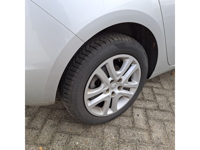 Personenauto, opel, astra - afbeelding 4 van  46