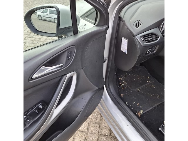 Personenauto, opel, astra - afbeelding 16 van  46