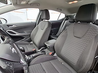 Personenauto, opel, astra - afbeelding 18 van  46