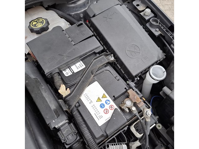 Personenauto, opel, astra - afbeelding 14 van  49