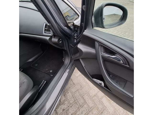 Personenauto, opel, astra - afbeelding 36 van  49