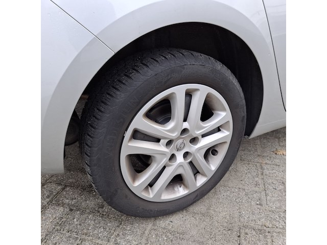 Personenauto, opel, astra - afbeelding 4 van  43