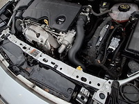 Personenauto, opel, astra - afbeelding 18 van  47