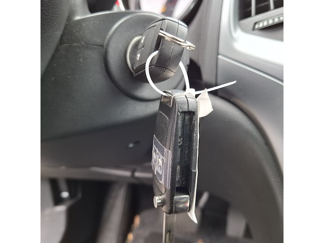 Personenauto, opel, astra - afbeelding 28 van  46