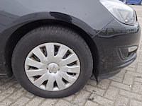 Personenauto, opel, astra - afbeelding 13 van  46