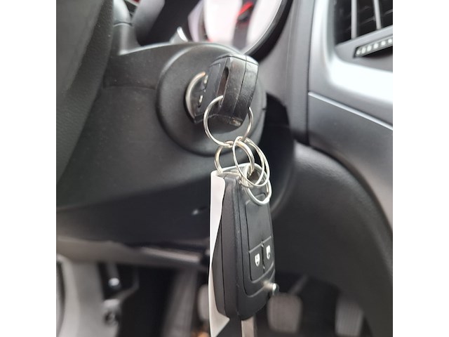 Personenauto, opel, astra - afbeelding 29 van  46