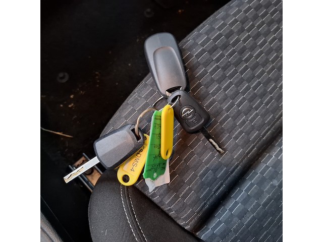 Personenauto, opel, astra - afbeelding 21 van  52