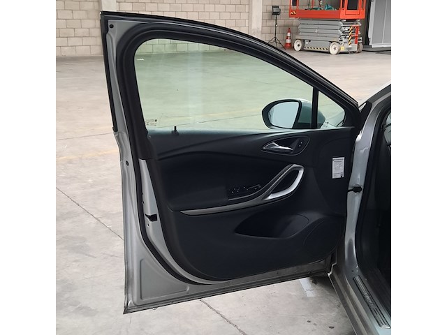 Personenauto, opel, astra - afbeelding 29 van  46