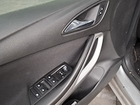 Personenauto, opel, astra - afbeelding 2 van  26