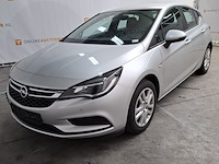 Personenauto, opel, astra - afbeelding 1 van  26