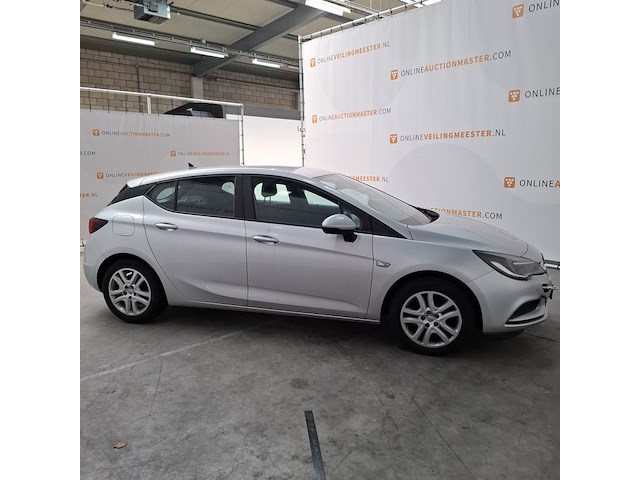 Personenauto, opel, astra - afbeelding 21 van  26