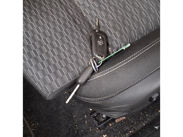 Personenauto, opel, astra - afbeelding 13 van  51