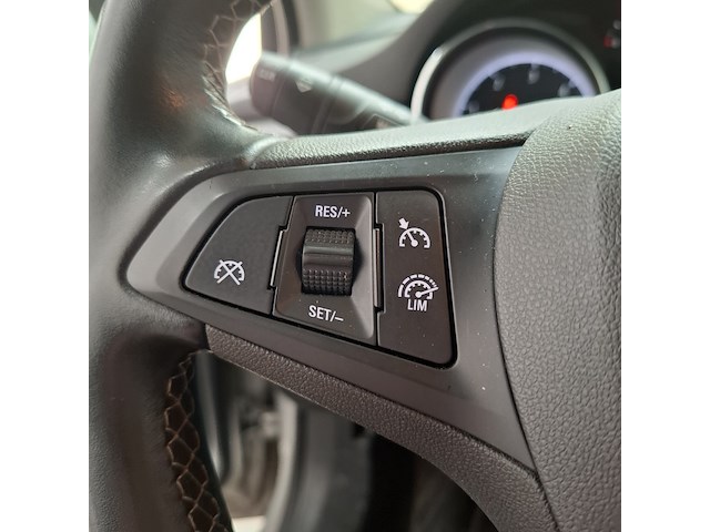 Personenauto, opel, astra - afbeelding 10 van  39