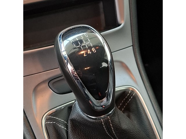 Personenauto, opel, astra - afbeelding 18 van  39