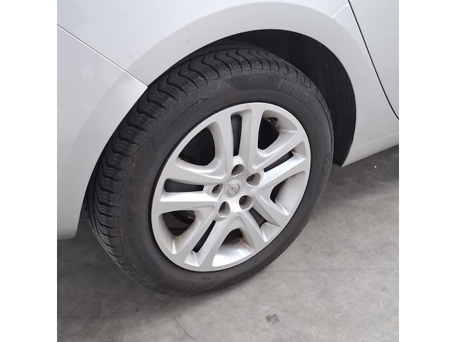 Personenauto, opel, astra - afbeelding 2 van  47