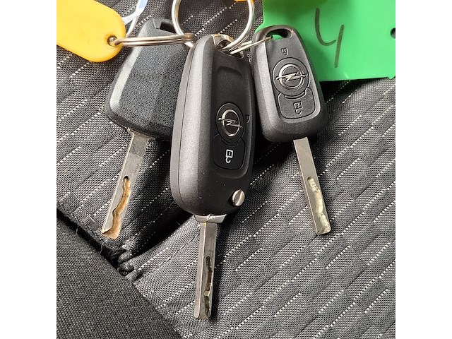 Personenauto, opel, astra - afbeelding 21 van  47