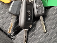 Personenauto, opel, astra - afbeelding 21 van  47