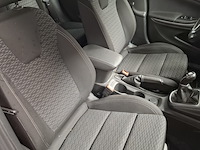 Personenauto, opel, astra - afbeelding 30 van  47