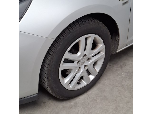 Personenauto, opel, astra - afbeelding 46 van  47